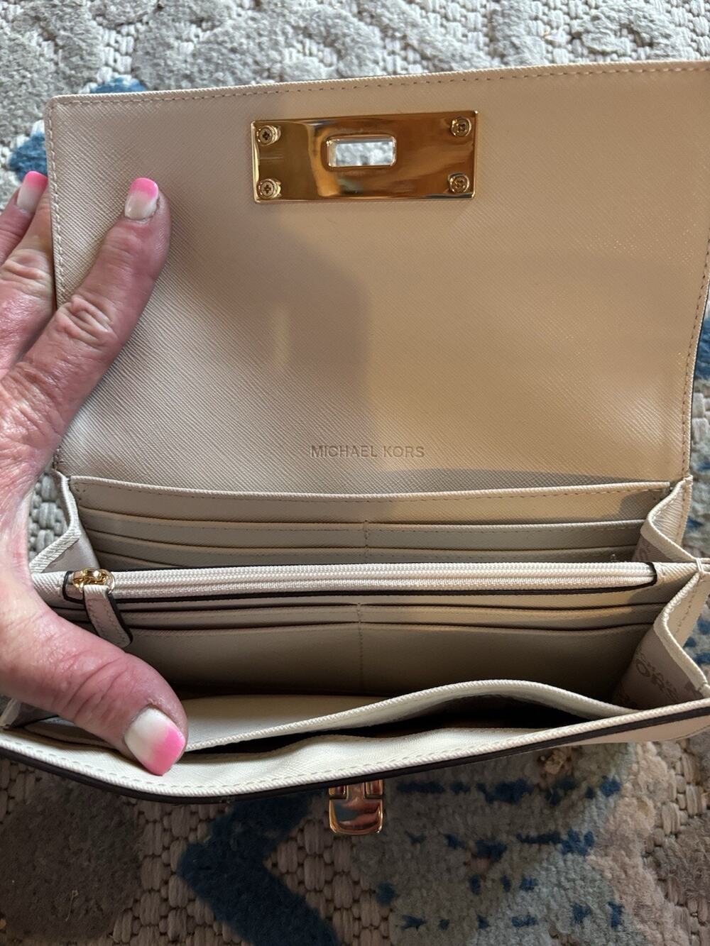 Michael Kors Cream Saffiano Leather Wallet Clutch Gold Lock Large Continental